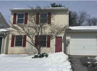 6 Russet Ln, Millersville, PA 17551