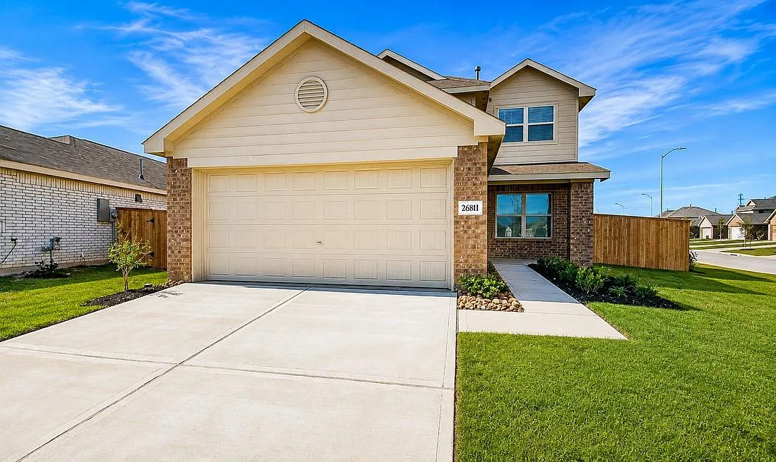 4 bed, 2.5 bath, 1851 sqft, $2,200 — Photo 1