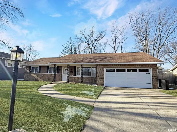 2619 S High Meadow Dr, Peoria, IL 61607