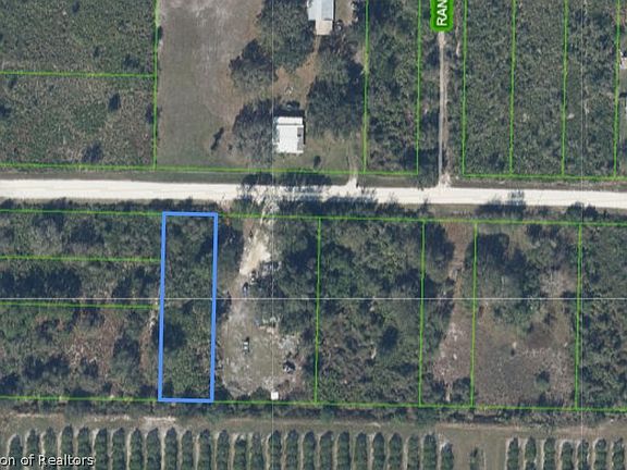 3rd image of 2609 Hacienda Dr