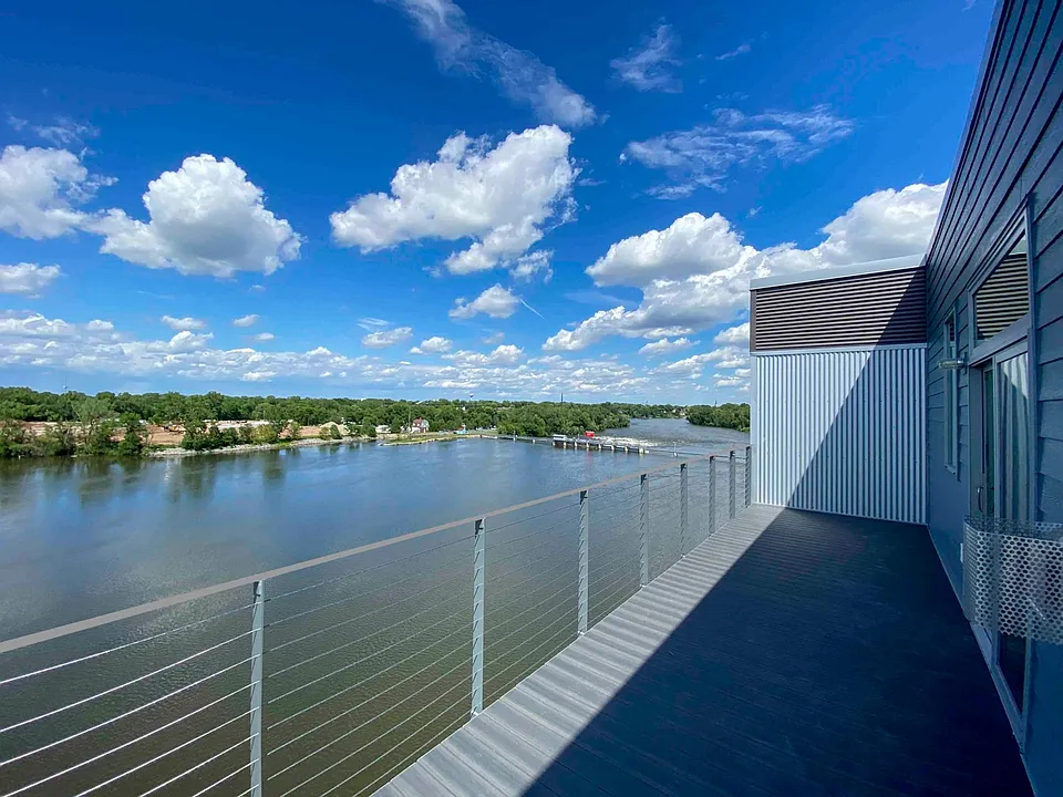 Upriver Balcony - 2 BDRM