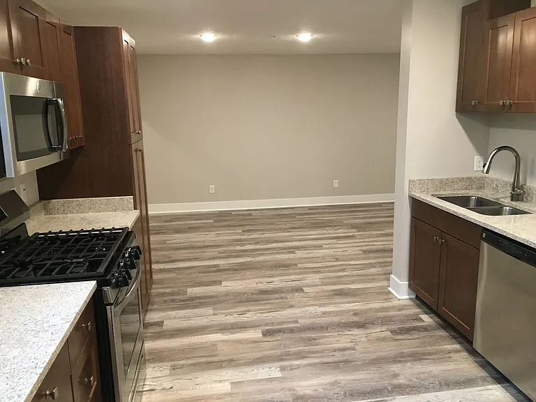 Beautiful apartment in a redeveloped church - Creston neighborhood. — Photo 21