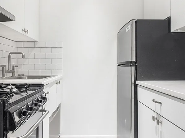 43 West 16th Street image 3 of 5