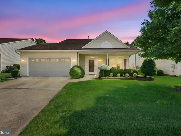 218 Wagon Wheel Ln, Columbus, NJ 08022