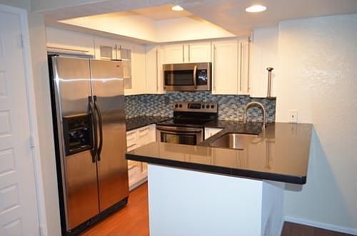 4th image of 540 N May St APT 1089