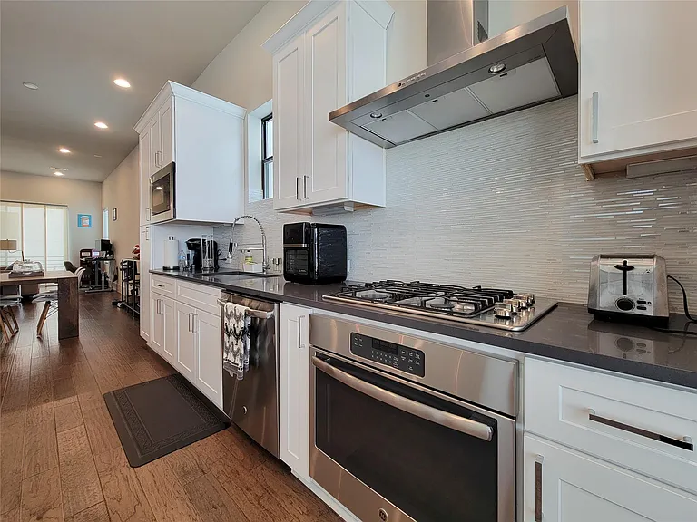 5709 Larkin St #A — Photo 29
