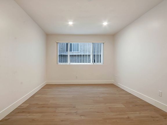 5th image of 1140 N Ogden Dr APT 6