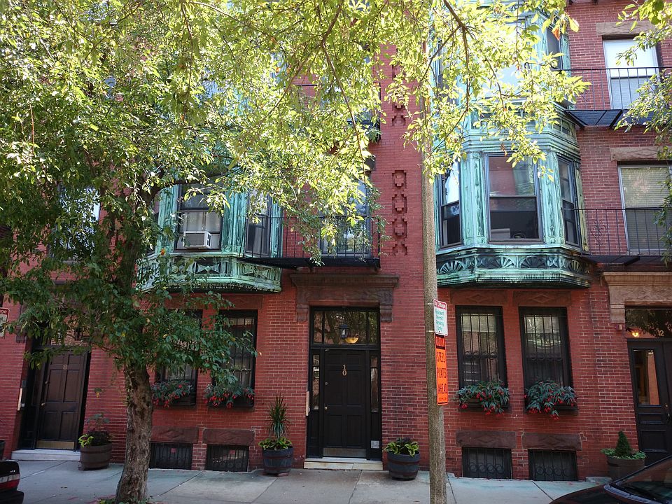 2nd image of 10 Isabella St APT 2B