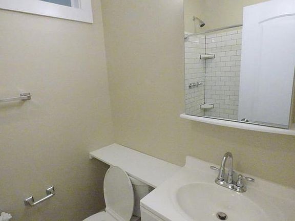 4th image of 4508 Macarthur Blvd NW