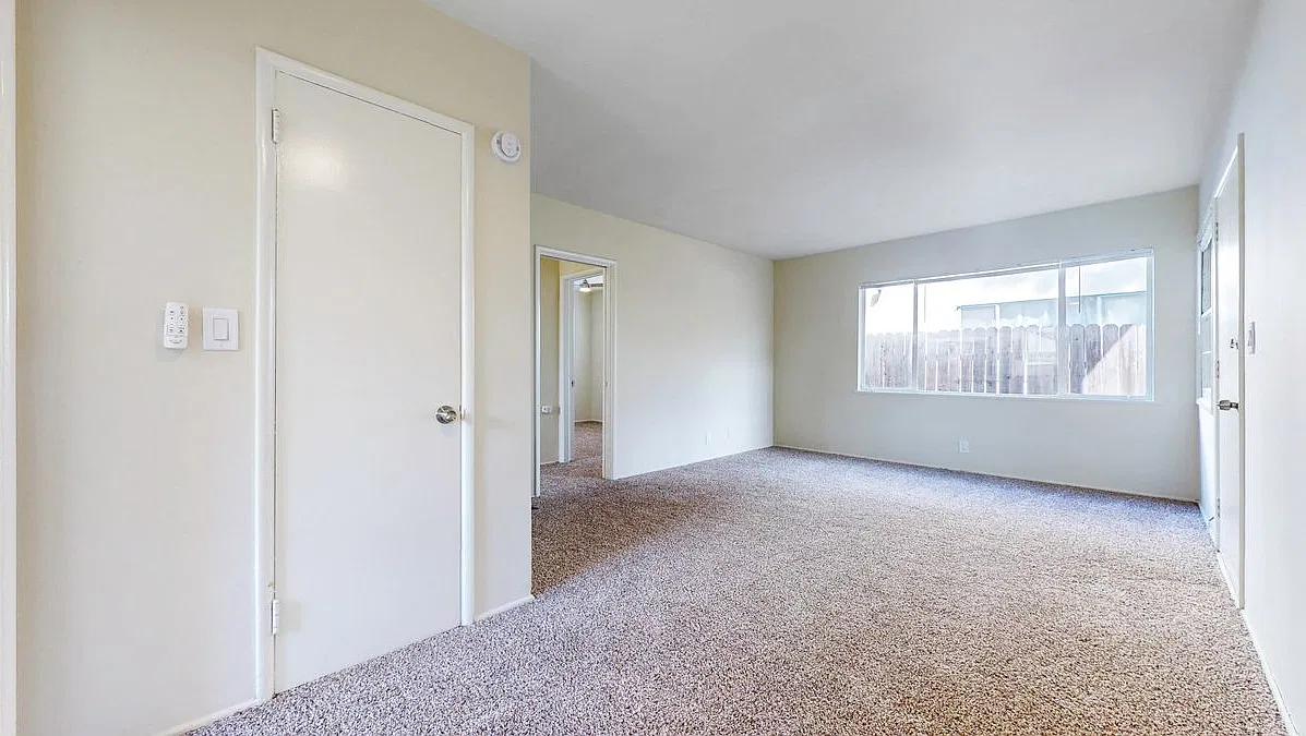 2 bed, 1.0 bath, 650 sqft, $2,000 — Photo 2