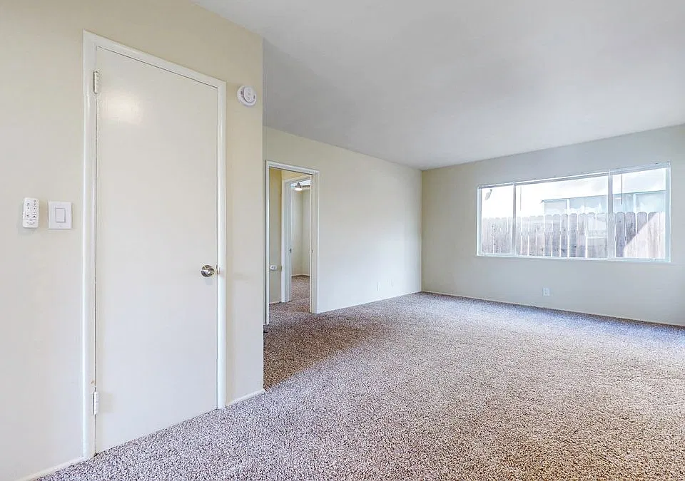735 Worcester Ave #3