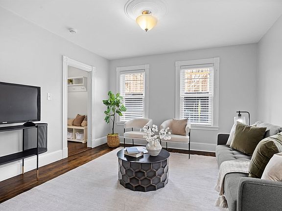 4th image of 167 Essex St