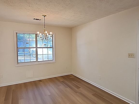 4th image of 48 Phillips Dr