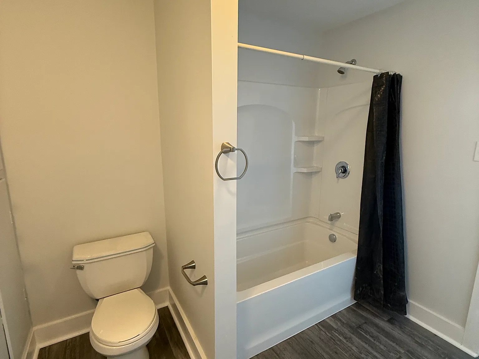 3 bed, 1000 sqft, $1,200 — Photo 4