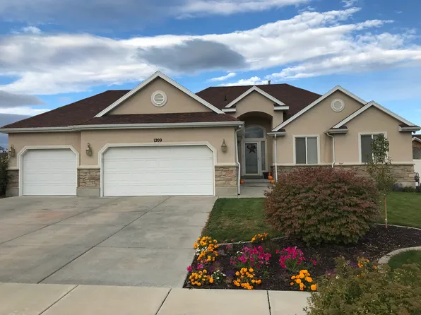 1209 N 1120 W, Clinton, UT 84015
