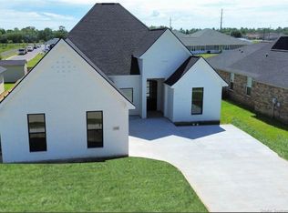 5646 S Ridge Dr, Lake Charles, LA 70605