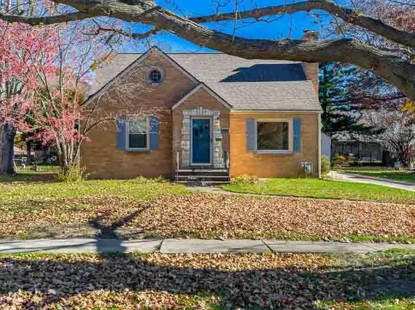 515 Oak Knolls Ave, Rockford, IL 61107