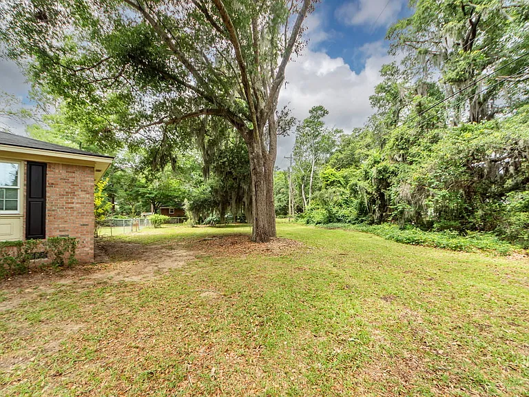 777 Bonham Dr — Photo 63