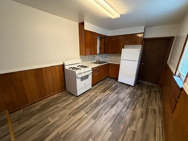 325 National Ave NW #3 — Photo 2