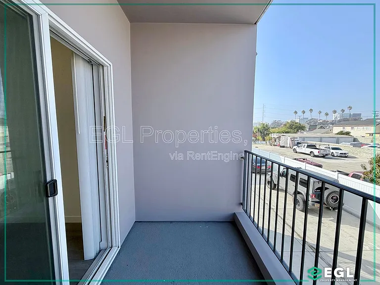 10501 Buford Ave #E — Photo 6
