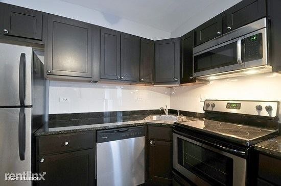 04_4866NRockwell_Unit3W_177_Kitchen_LowRes[1]