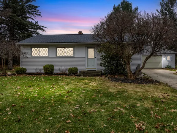 3420 Vineyard Ave NE, Grand Rapids, MI 49525