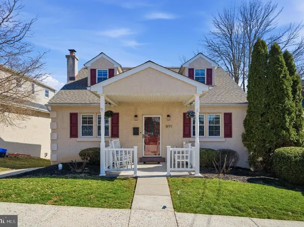 911 Righter St, Conshohocken, PA 19428