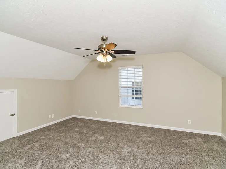1449 Westview Dr — Photo 11