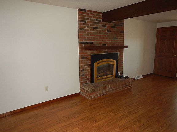 Fam Rm pre fireplace paint