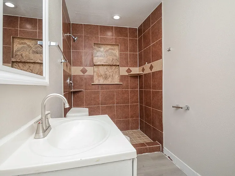 6014 Collingsworth St #2 — Photo 14