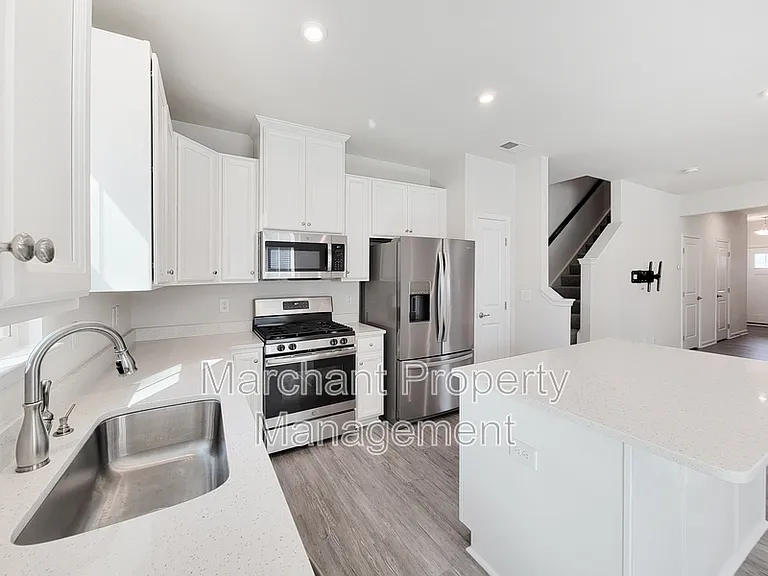 111 Marthawood Ln — Photo 10