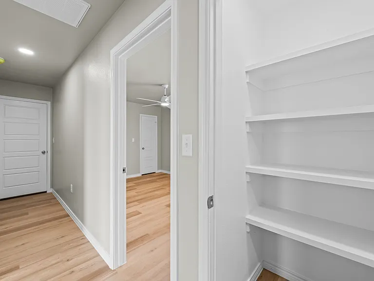 11409 N Cres #2800-B — Photo 24
