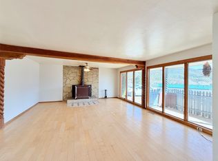 9 Castle Rd, Questa, NM 87556