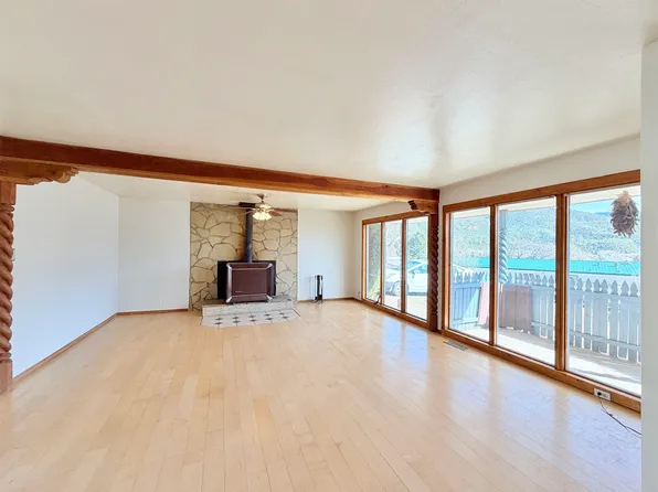 9 Castle Rd, Questa, NM 87556