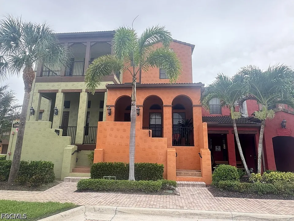 11901 Izarra Way #8602