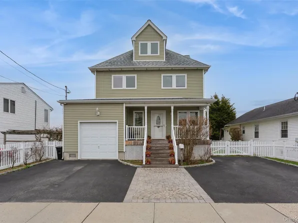 271 Arthur Street, Freeport, NY 11520