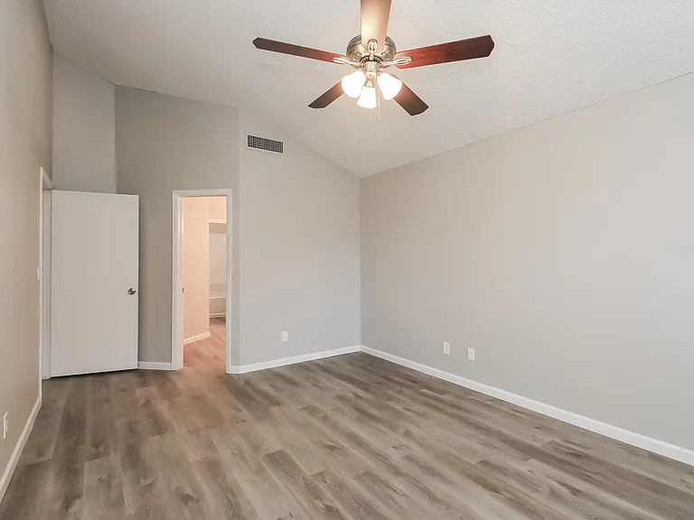 1712 N Apache Dr — Photo 8