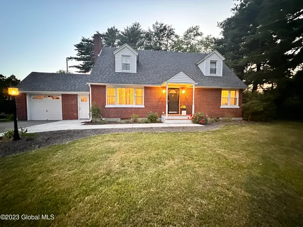3 Dennis Avenue, Loudonville, NY 12211