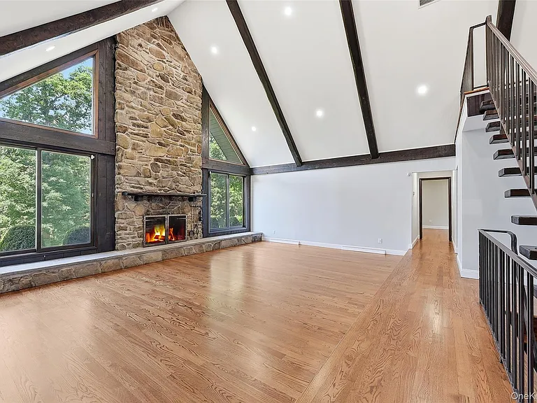 475 N Riverside Rd — Photo 17