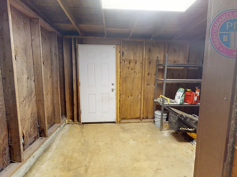 18230 Seaman St — Photo 24