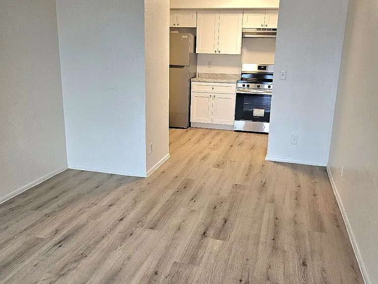 510 E Hatcher Rd #203 — Photo 2