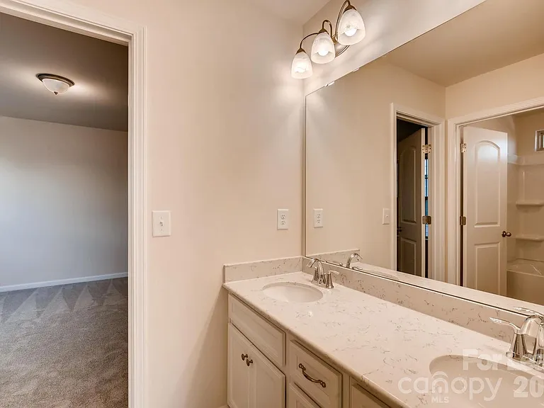 6418 Raffia Rd — Photo 22