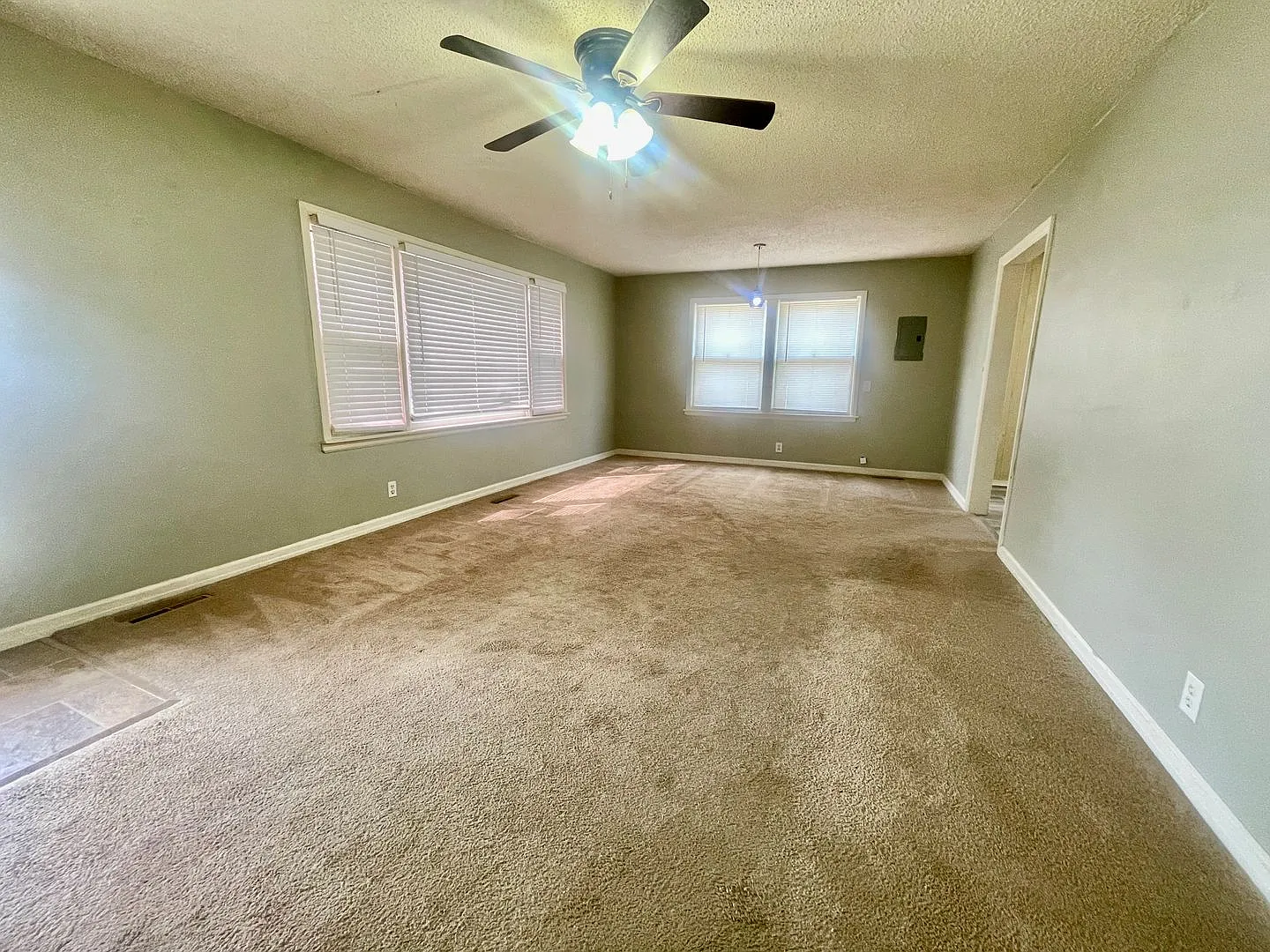 1710 S. South Ave. - 1 Small Dog Negotiable - Call Office For Showing Information — Photo 4