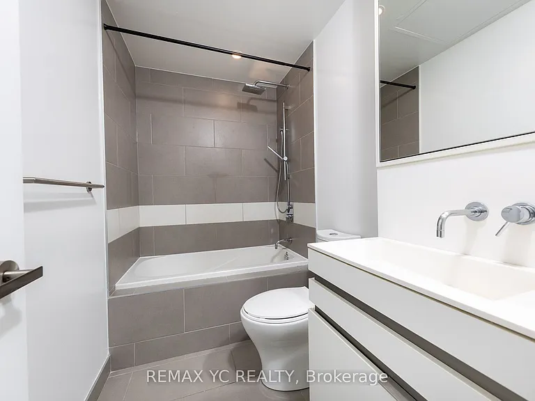 197 Yonge St #4404 — Photo 11
