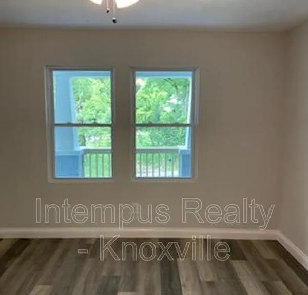 1320 Chestnut St — Photo 18