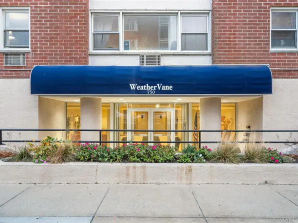 750 Shore Road #3o, Long Beach, NY 11561