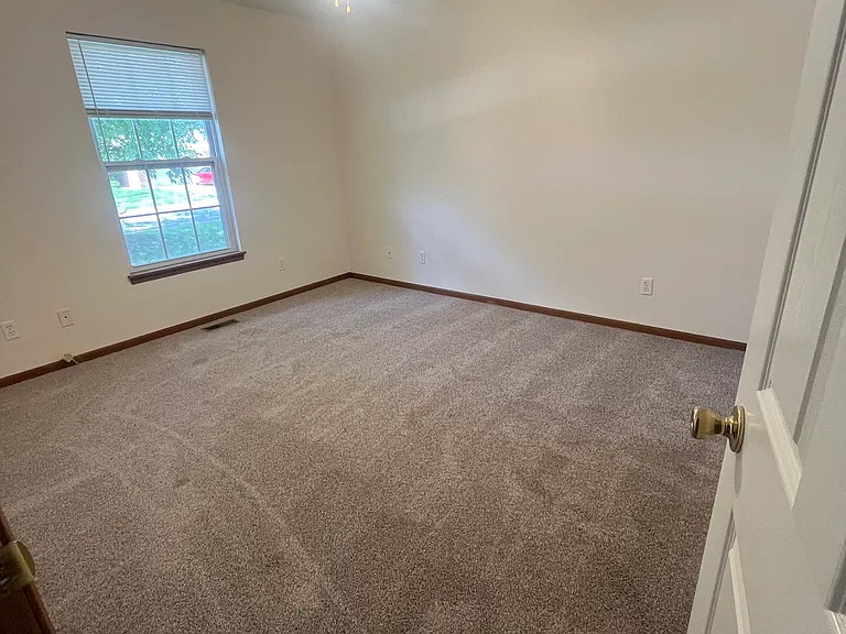 S Warmwater Ave — Photo 13
