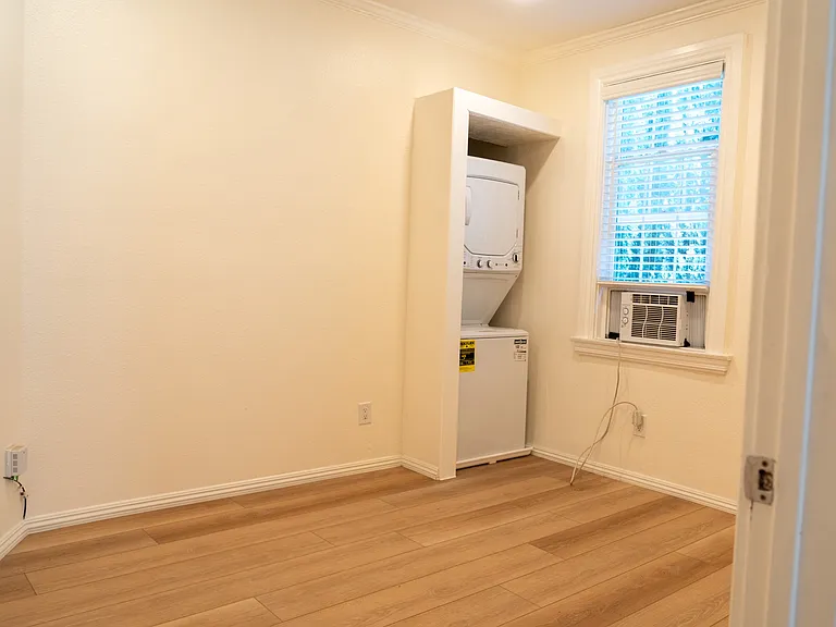 1531 N Herbert Ave #1/2 — Photo 9