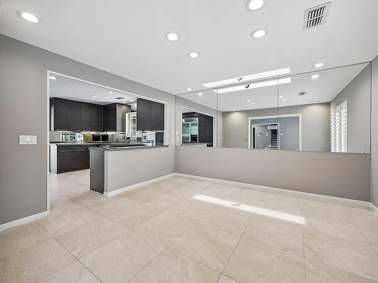5219 Loch Lomond Dr — Photo 13