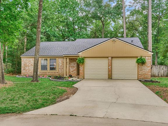 2nd image of 2615 Rosewood Pl